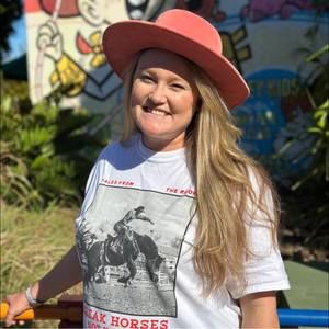 Meet your Posher, Lauren